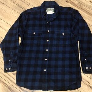 Field & Stream Blue and Black Plaid Flannel Size Large